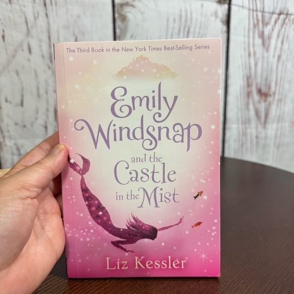 10 books for a young lady.  Emily Windsnap, ED Baker, Janette Rallison etc - Picture 15 of 16